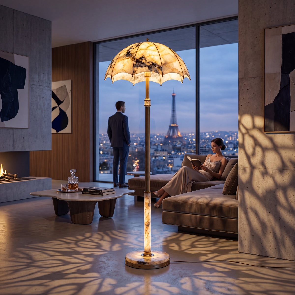 Ombrelle d’Onyx oniks lambader, Paris manzaralı salonda, gece