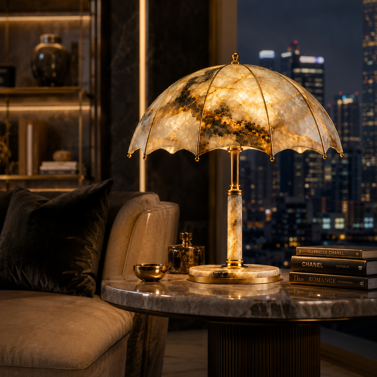 Ombrelle d’Onyx oniks lamba, otel lounge yan sehpasında